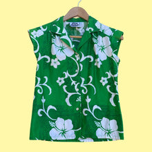 Load image into Gallery viewer, 1970&#39;s Hilo Hatties Hawaiian shirt green with white hibiscus
