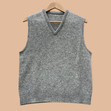 Load image into Gallery viewer, Grey wool vest
