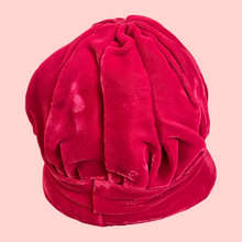 Load image into Gallery viewer, 1960&#39;s Velvet “Twiggy” Hat
